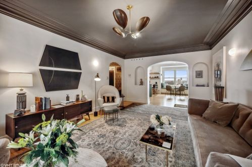 5842 Stony Island Ave, Chicago, IL 60637-2056