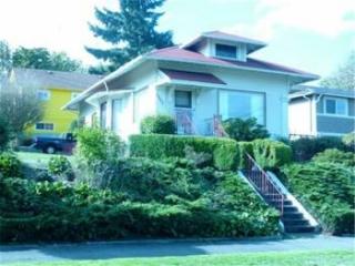 1503 25 Ave, Seattle WA  98155-7320 exterior