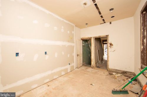 333 Chestnut St, Camden NJ 08103-2023 exterior