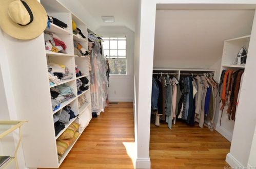 668 Ridgebury Rd, Ridgefield CT 06877-1117 exterior