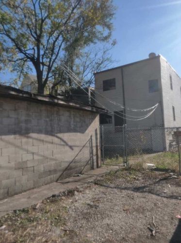 4834 Harrison St, Chicago IL 60624-3704 exterior