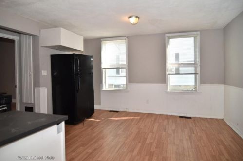 61 Transit St, Woonsocket RI 02895-5859 exterior