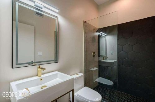 620 Colebrook Ct, Atlanta GA  30327-4710 exterior