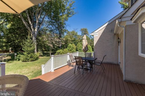 300 Ardmore Ave, Ardmore PA 19003-1012 exterior