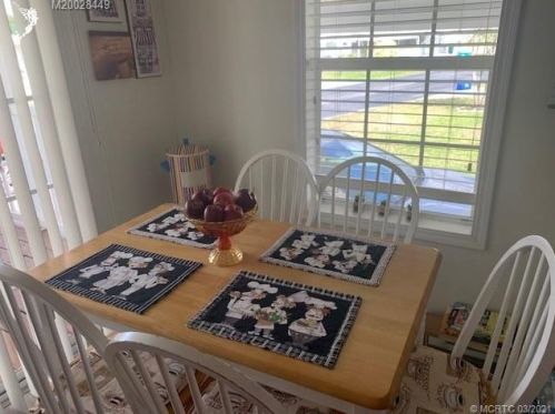 8702 Crown Dr, Boynton Beach FL 33436-7507 exterior