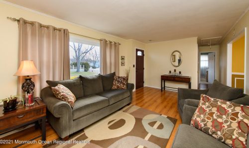 32 Berkshire Rd, Old Bridge, NJ 08857-1602