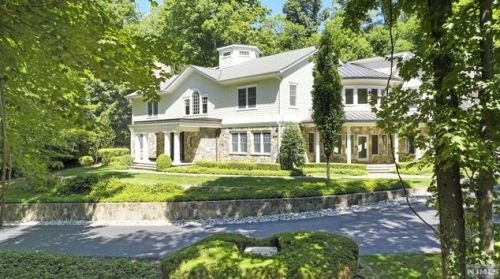 270 Saddle River Rd, Upper Saddle River NJ  07458-2607 exterior