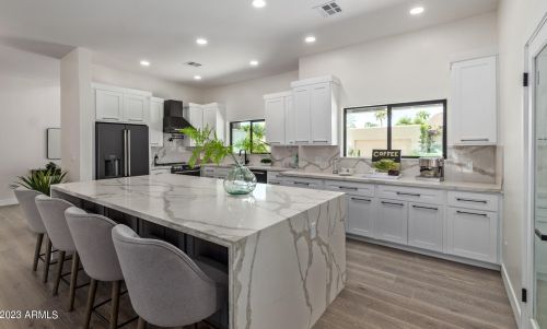 6111 31st Pl, Phoenix AZ  85016-2303 exterior