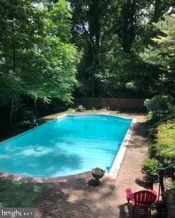 8430 Brk Rd, Mc Lean VA 22102-1703 exterior