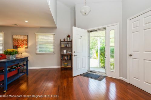 7 Eunice Ln, West Long Branch NJ  07764-1583 exterior