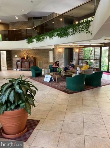 807 Howard St, Alexandria VA 22304-5470 exterior