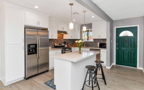 7208 21st Ave, Phoenix AZ  85021-7810 exterior