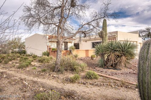 735 Los Opalos, Green Valley AZ 85614-2312 exterior