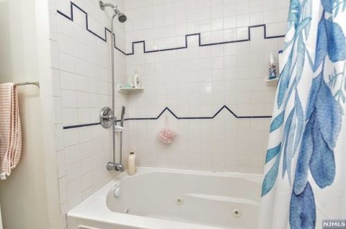 128 Third St, Mahwah NJ  07430-1253 exterior