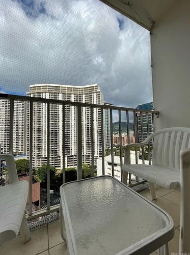 1920 Ala Moana Blvd, Honolulu HI 96815-1865 exterior