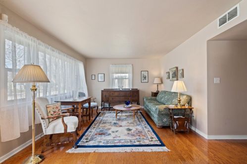 5640 Braeburn Ln, Milwaukee, WI 53209-4204