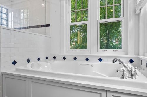 5701 Elgin St, Pittsburgh PA 15206-1635 exterior