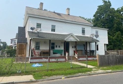 79 Oak St, Springfield, MA 01151-1544