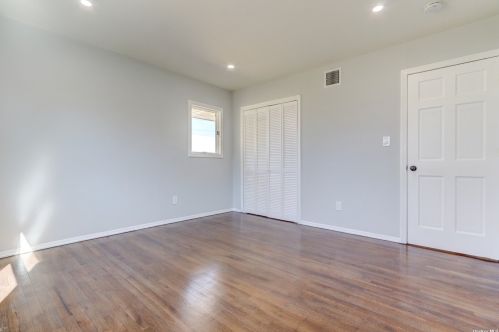 14 Gannet Dr, Commack NY 11725-4903 exterior