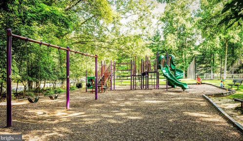 862 New Mark Esplanade, Rockville MD 20850-2736 exterior