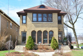 4153 Bartlett Ave, Milwaukee, WI 53211-1922