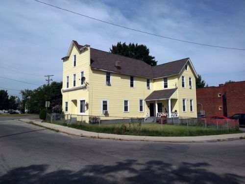 668 106th St, Cleveland, OH 44108-2218