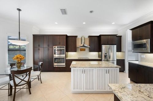 3407 Atlantic Cir, Naples FL 34119-8637 exterior