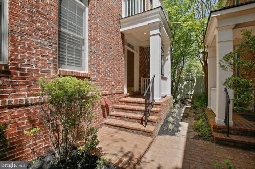 1011 Havencrest St, Rockville MD  20850-6087 exterior