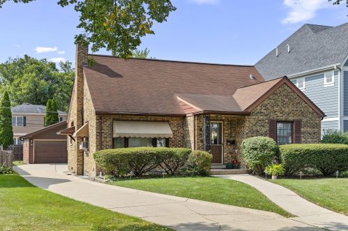 410 Fairfield Ave, Elmhurst, IL 60126-3810