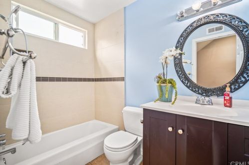 1871 Bryan Ave, Tustin CA 92780-4703 exterior