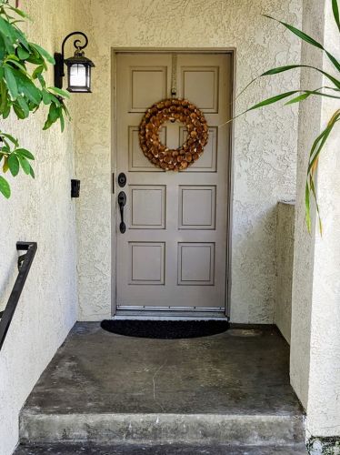 1127 Creekside Dr, Fullerton, CA 92833-2176