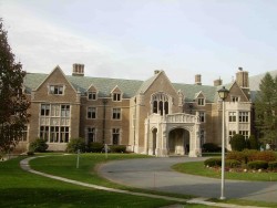 785 Centre St, Newton, MA 02458-2599