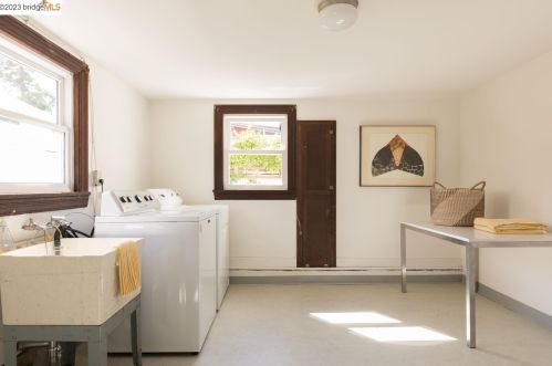 2246 Carleton St, Berkeley CA 94704-3225 exterior