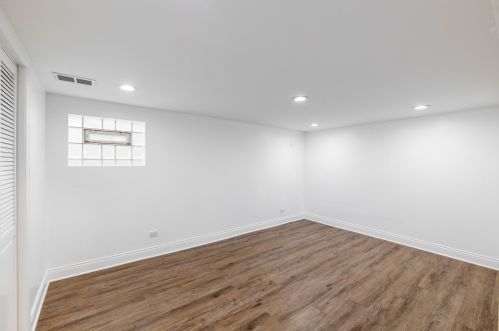 5009 Lavergne Ave, Chicago IL 60638-5831 exterior