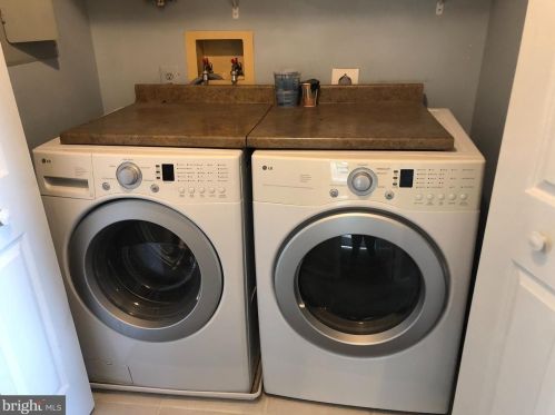 816 Foxmeadow Dr, Limerick PA 19468-1536 exterior