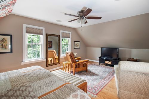 2152 Farragut Ave, Chicago IL 60625-1204 exterior