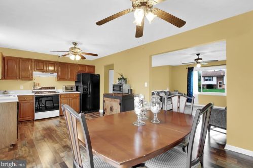 1 Little Knoll Dr, Hanover PA  17331-9280 exterior