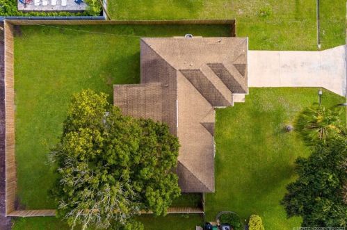 3891 Chicopee St, Fort Pierce FL  34953-5373 exterior