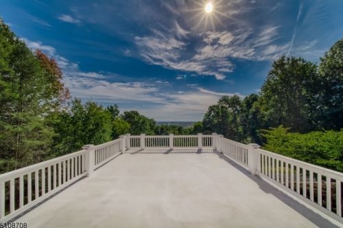 11 Beacon Hl Dr, Chester NJ exterior