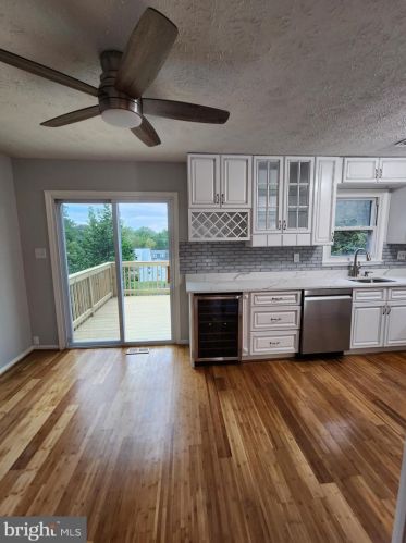 8124 Bonaire Ct, Silver Spring MD 20910-4663 exterior