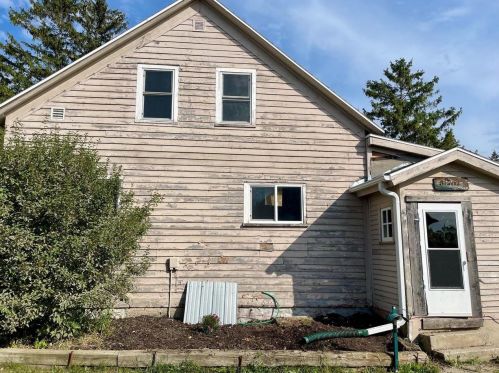 6921 Reifs Mills Rd, Manitowoc, WI 54220-9651