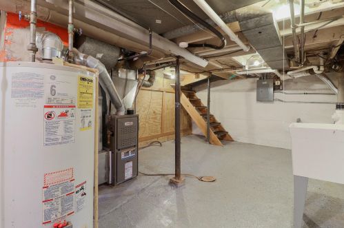 2328 85, Milwaukee WI 53226-1909 exterior