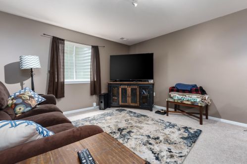 7362 Milan Dr, Kalamazoo MI 49024-3052 exterior