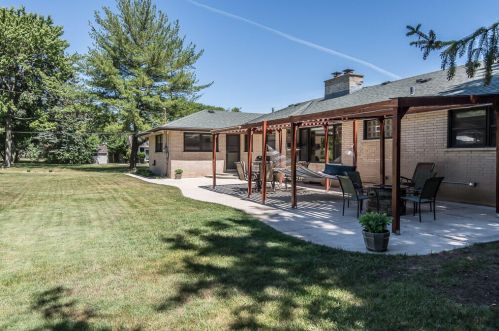 2569 Root Riv Pkwy, Milwaukee WI 53227-1849 exterior