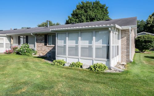 5108 Grn Mdw Rd, Kalamazoo MI 49009-1256 exterior