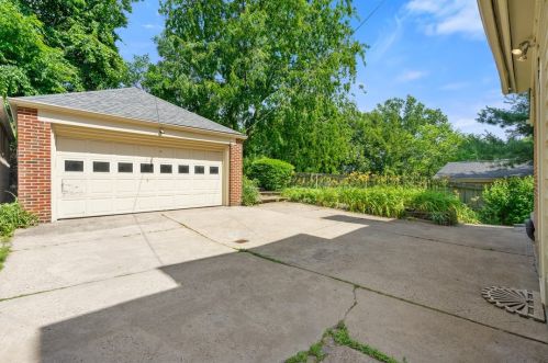 1675 Beechwood Blvd, Pittsburgh PA 15217-1713 exterior