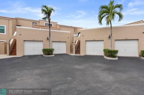6670 Villa Sonrisa Dr, Boca Raton FL 33433-4067 exterior