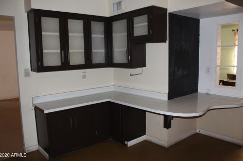 2930 Cavalier Dr, Phoenix AZ 85019-1717 exterior