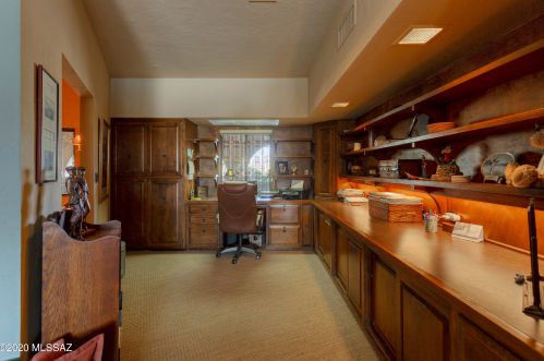 1021 Msn Twin Buttes Rd, Green Valley AZ 85622-8320 exterior