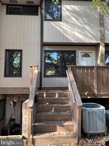 1635 Westwind Way, Mc Lean VA  22102-1604 exterior